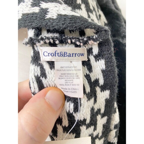 Croft & Barrow Houndstooth Twisted Infinity Scarf Wrap Faux Fur Black and White - Picture 7 of 9